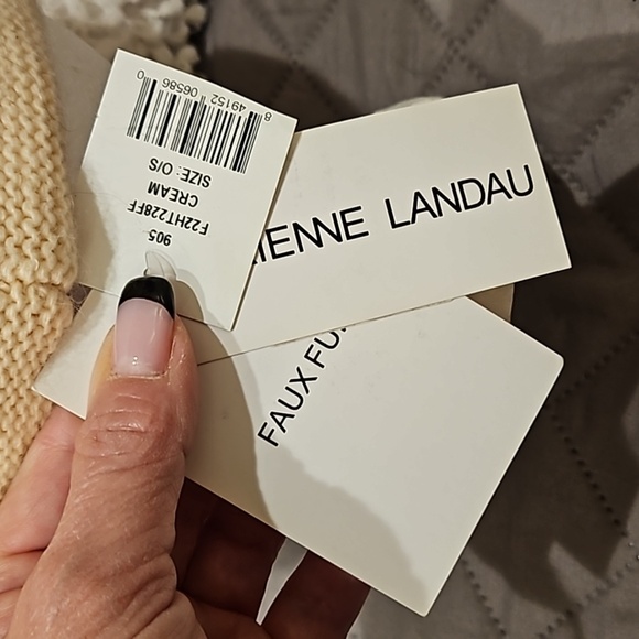 Adrienne Landau Hat - Picture 7 of 12